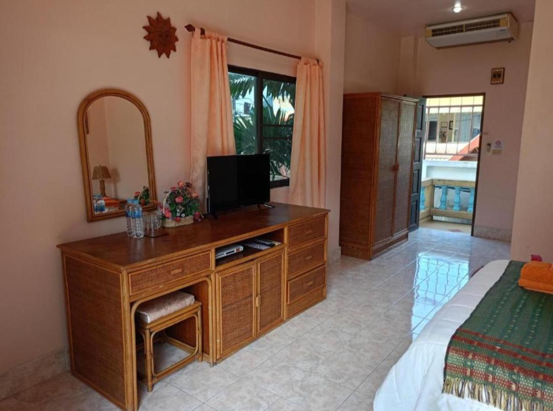 Patong Sunbeach Mansion Екстер'єр фото