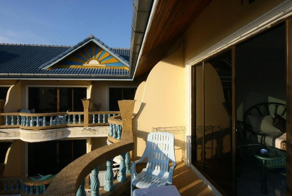Patong Sunbeach Mansion Екстер'єр фото