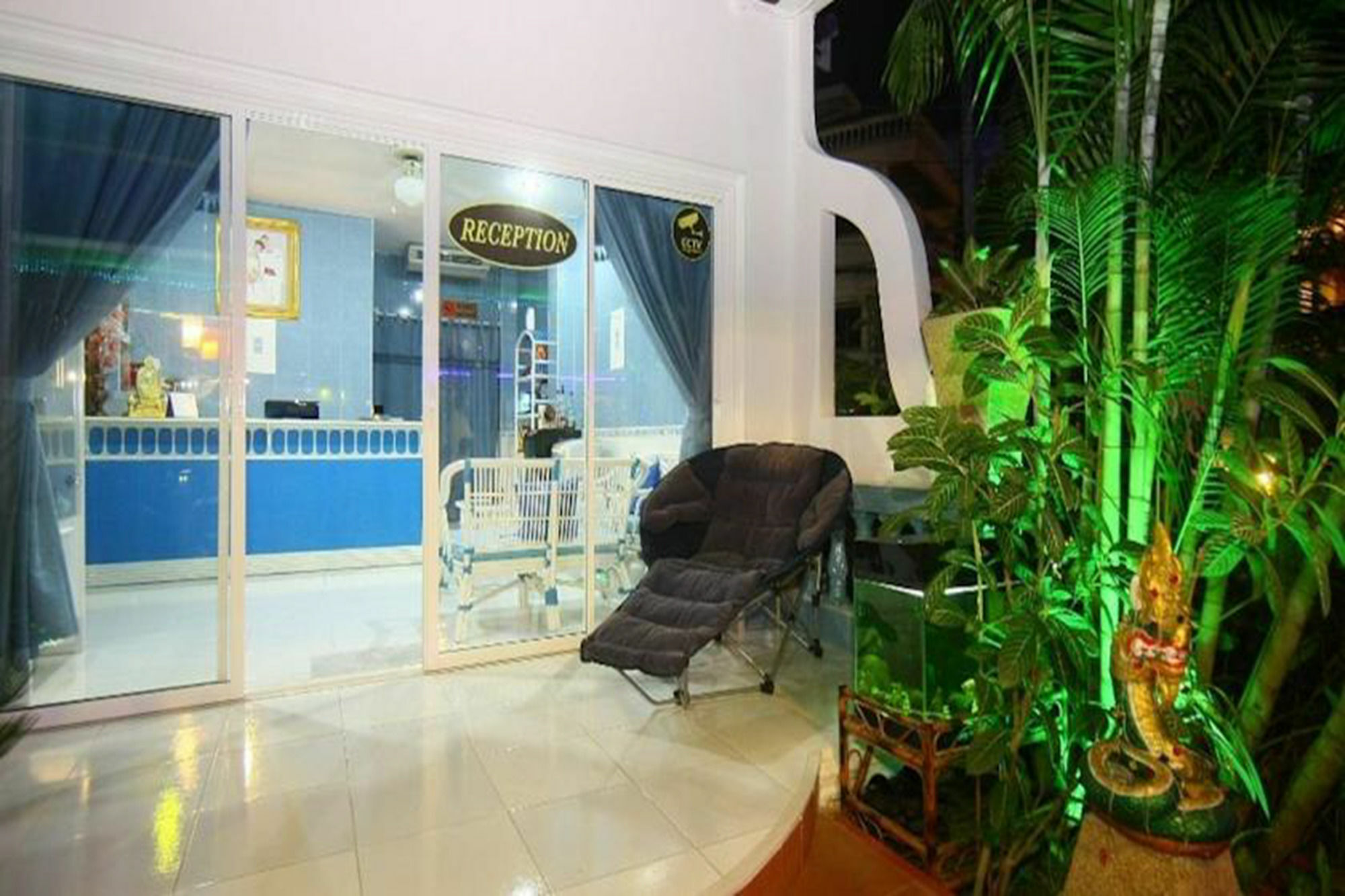Patong Sunbeach Mansion Екстер'єр фото