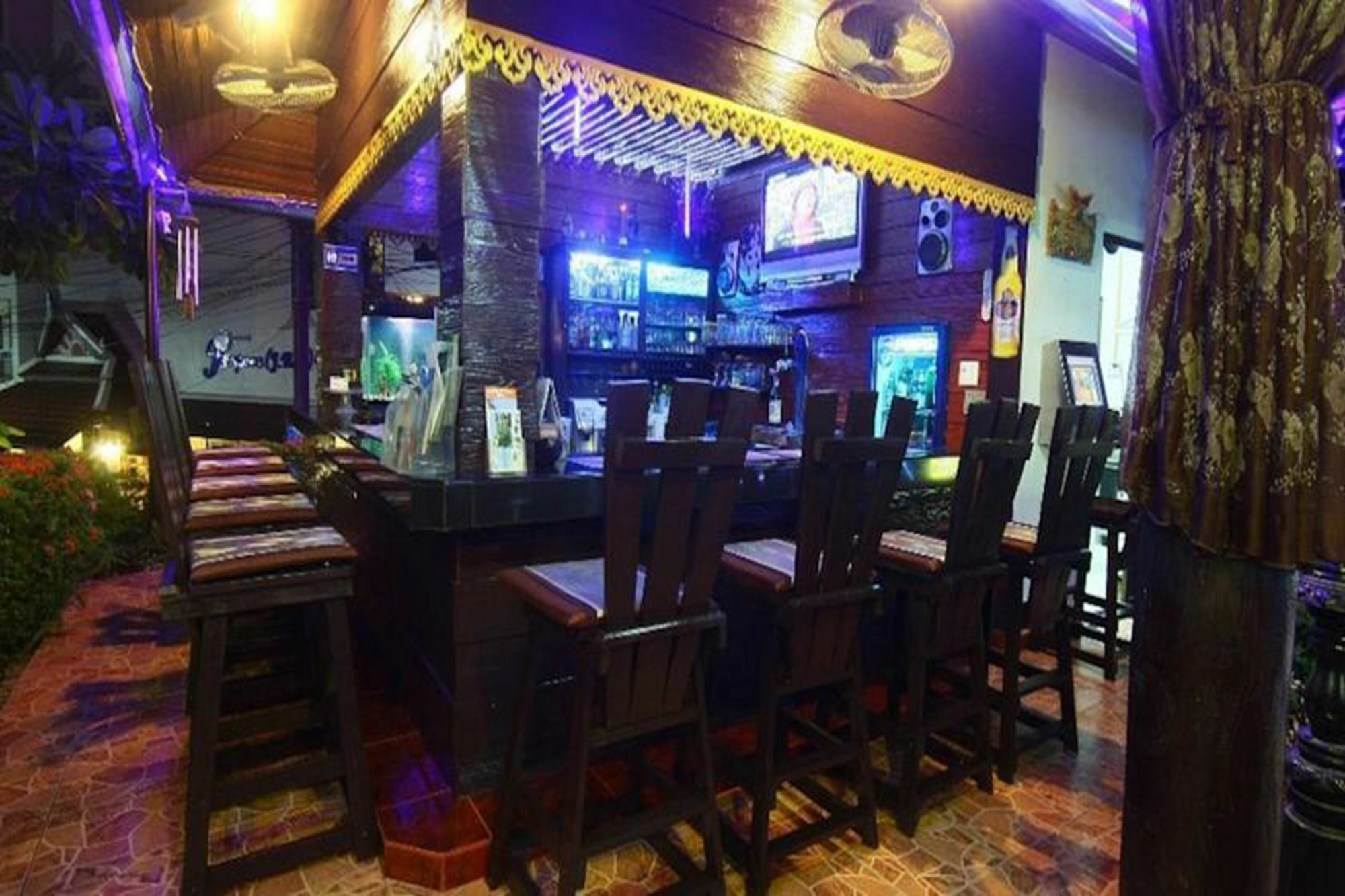 Patong Sunbeach Mansion Екстер'єр фото